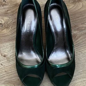 Nine West green suede pee toe heels